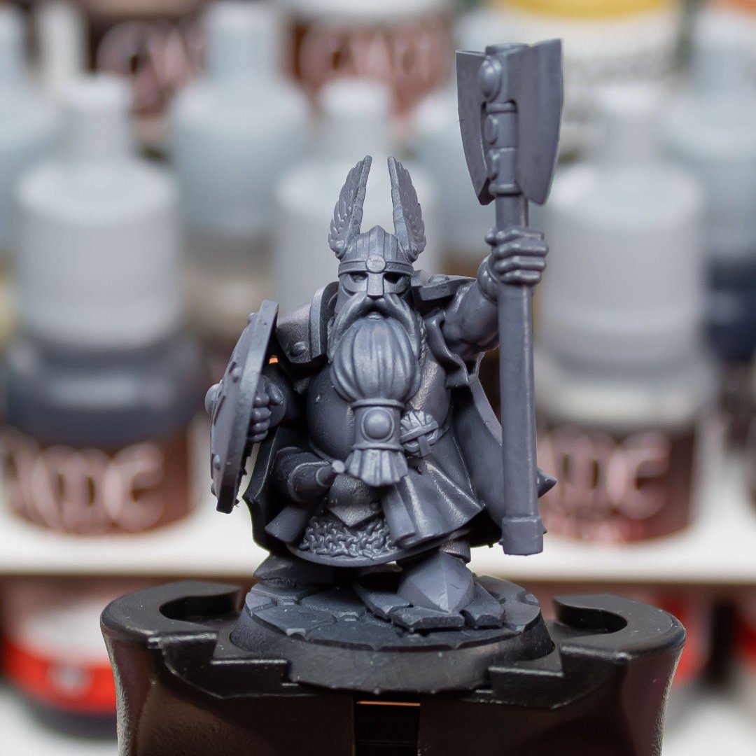 Dwarf Lord and Throne - Highlands Miniatures - Sigmarite Boutique