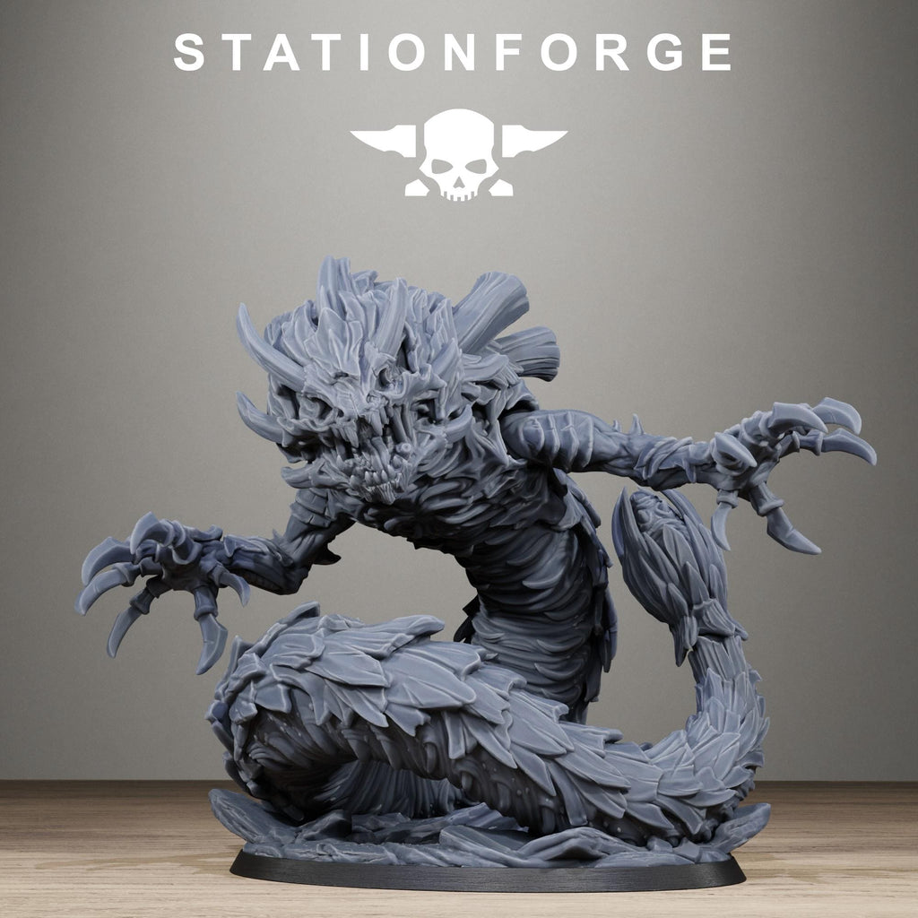 Xenarid Vermyx - Alien Burrowing Monster Resin Miniature for Sci Fi Wargaming & RPGs - StationForge