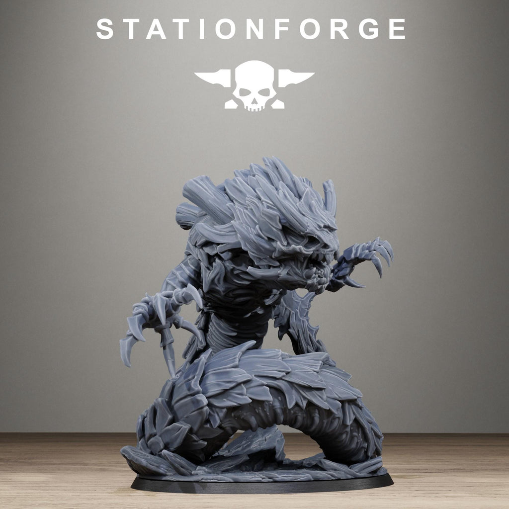 Xenarid Vermyx - Alien Burrowing Monster Resin Miniature for Sci Fi Wargaming & RPGs - StationForge